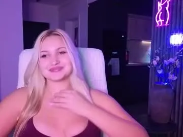 foxsusu – webcam model profile photo Image 5