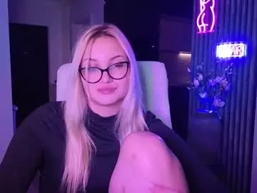 foxsusu – webcam model profile photo Image 8