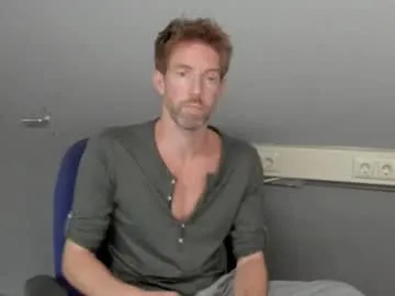 British_EmJess – webcam model profile photo Image 11