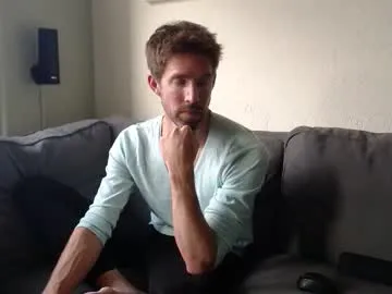 British_EmJess – webcam model profile photo Image 14