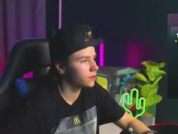 DeadButterfly – webcam model profile photo Image 3