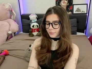 NightMint – webcam model profile photo Image 14