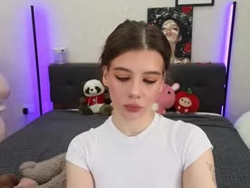 NightMint – webcam model profile photo Image 2