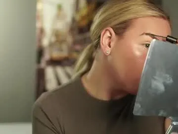 UKRaunchyRobyn – webcam model profile photo Image 11