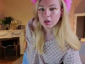 UKRaunchyRobyn – webcam model profile photo Image 6