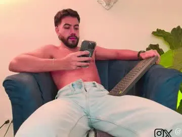 electron448 – webcam model profile photo Image 10