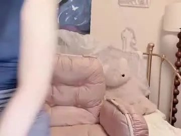 French-Eyes – webcam model profile photo Image 15