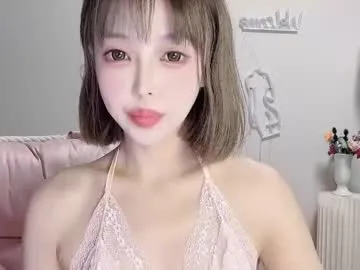 French-Eyes – webcam model profile photo Image 4