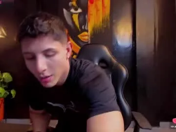 chillbicrew – webcam model profile photo Image 12