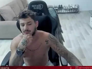 Lovvebirds – webcam model profile photo Image 12