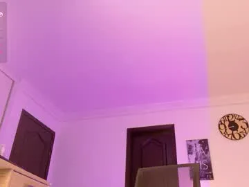 max04 – webcam model profile photo Image 6