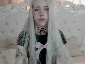 British_EmJess – webcam model profile photo Image 19