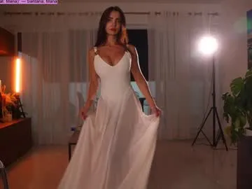 LoraDevine – webcam model profile photo Image 9