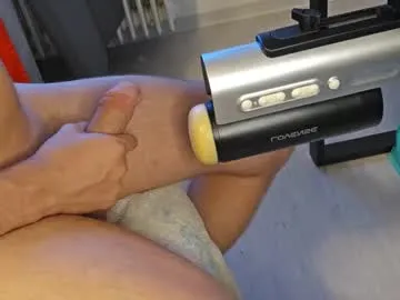 BigTitBlondeUK – webcam model profile photo Image 13