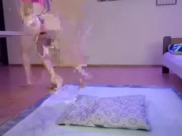 pintsizedblonde – webcam model profile photo Image 13