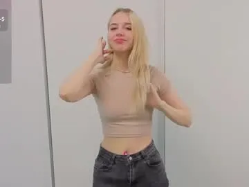 Sandra-a – webcam model profile photo Image 3