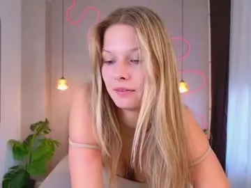 NightMint – webcam model profile photo Image 12