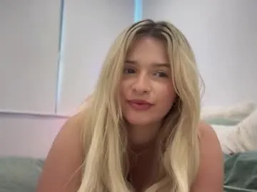 LoraDevine – webcam model profile photo Image 10