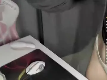 KrissyQueen – webcam model profile photo Image 3