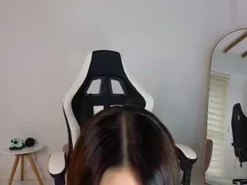 Silviyaa – webcam model profile photo Image 16