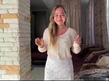 GreenEyesBlondeyUK – webcam model profile photo Image 10