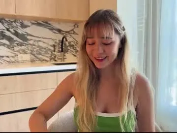 GreenEyesBlondeyUK – webcam model profile photo Image 13