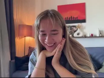 GreenEyesBlondeyUK – webcam model profile photo Image 16