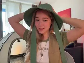 GreenEyesBlondeyUK – webcam model profile photo Image 4