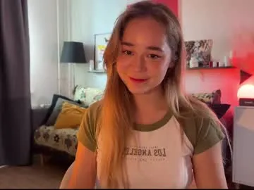 GreenEyesBlondeyUK – webcam model profile photo Image 8