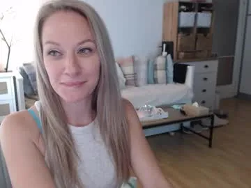 skyamber8v2 – webcam model profile photo Image 14