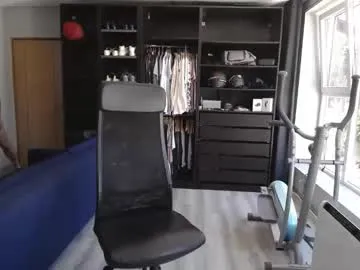 max04 – webcam model profile photo Image 17