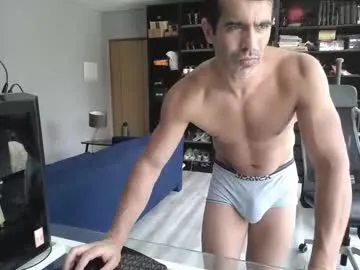 max04 – webcam model profile photo Image 2