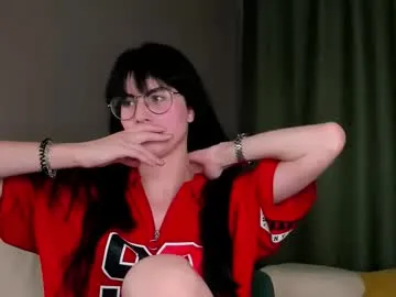 Youlalia – webcam model profile photo Image 5