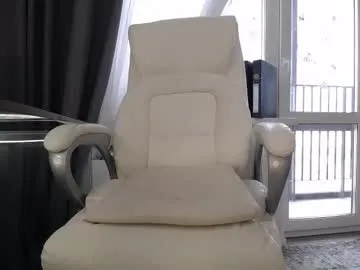 TenderLora – webcam model profile photo Image 3