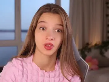 BlondeHott – webcam model profile photo Image 16