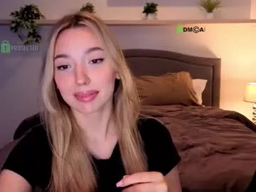 SheOnShe – webcam model profile photo Image 5