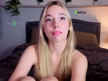 SheOnShe – webcam model profile photo Image 7