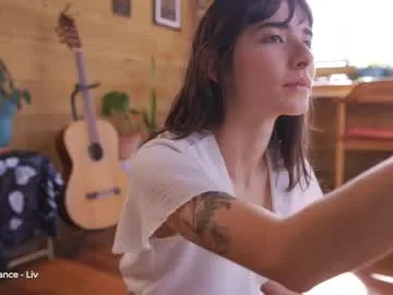 LoraDevine – webcam model profile photo Image 15