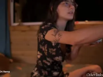 LoraDevine – webcam model profile photo Image 17