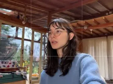 LoraDevine – webcam model profile photo Image 18