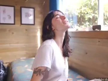 LoraDevine – webcam model profile photo Image 6