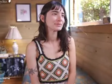 LoraDevine – webcam model profile photo Image 9