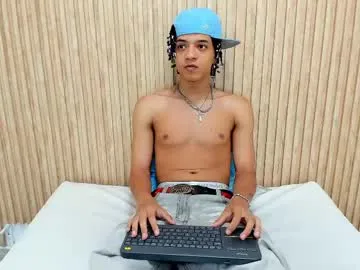 max04 – webcam model profile photo Image 6