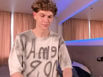 max04 – webcam model profile photo Image 11