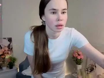 LoraDevine – webcam model profile photo Image 19