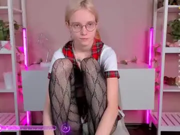 LoraDevine – webcam model profile photo Image 5