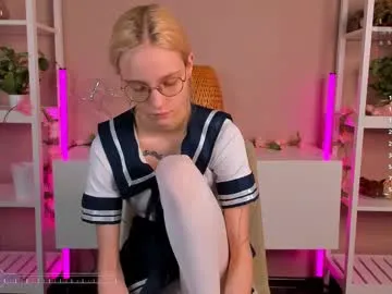 LoraDevine – webcam model profile photo Image 7