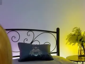 SusyBlair – webcam model profile photo Image 8