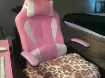 BlondeHott – webcam model profile photo Image 4