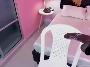 Olvia7985 – webcam model profile photo Image 5